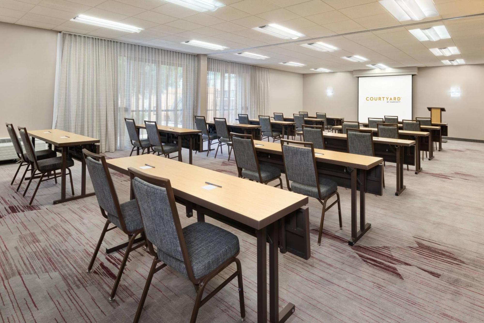 Courtyard By Marriott Atlanta Executive Park/Emory Druid Hills Exterior foto