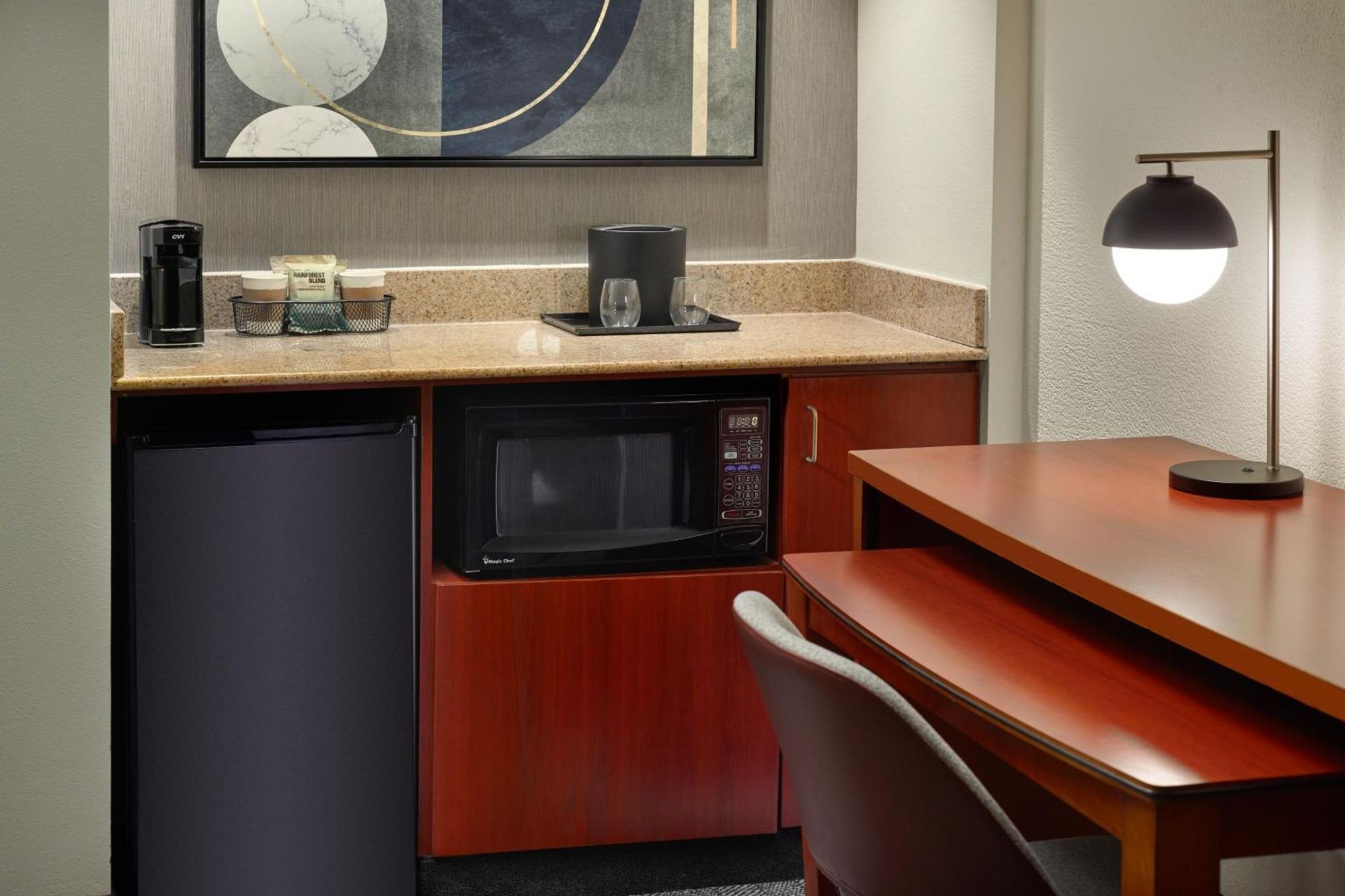 Courtyard By Marriott Atlanta Executive Park/Emory Druid Hills Exterior foto
